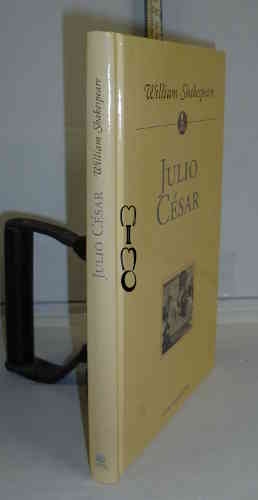 Portada del libro JULIO CÉSAR. Introducción, trducción y notas de José María Valverde ( 43pp )